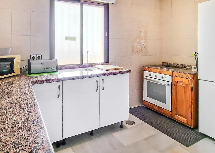 3 Bedroom Lovely In Malaga Apartment