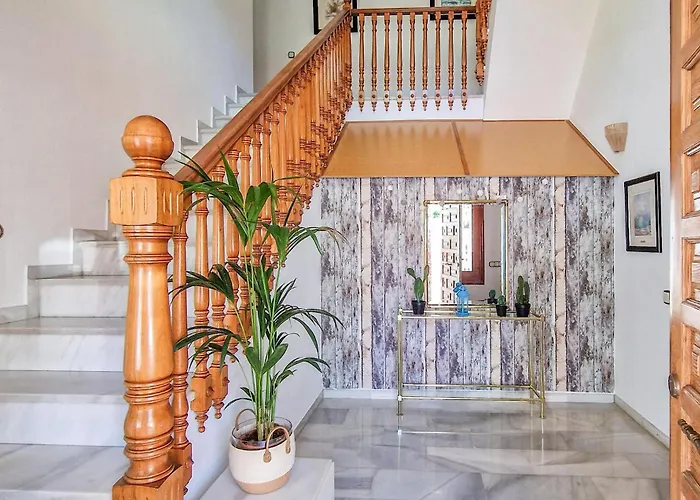 3 Bedroom Lovely In Malaga Apartment *