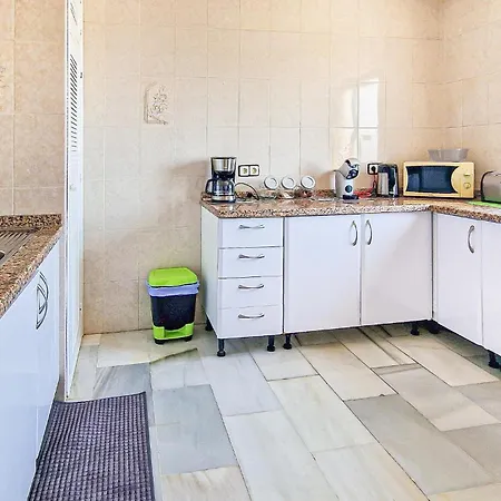 Appartement 3 Bedroom Lovely In Malaga